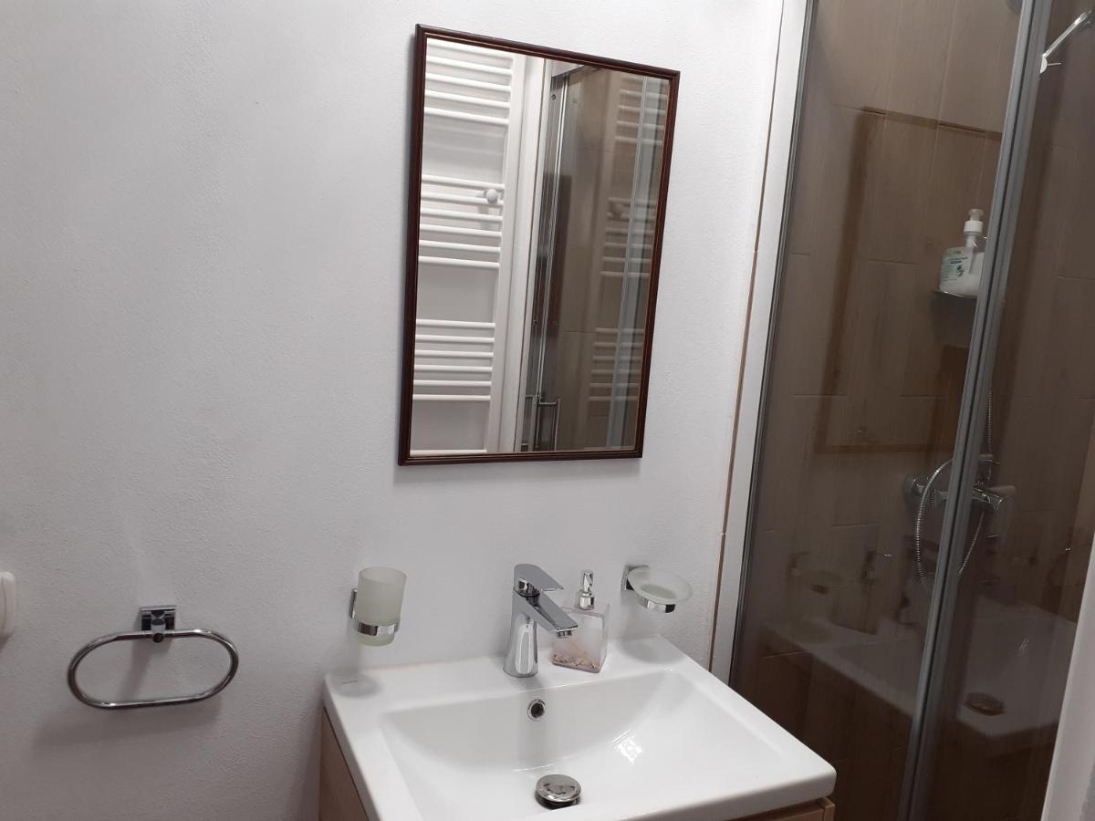 Salcia Hotel Tasnad Buitenkant foto