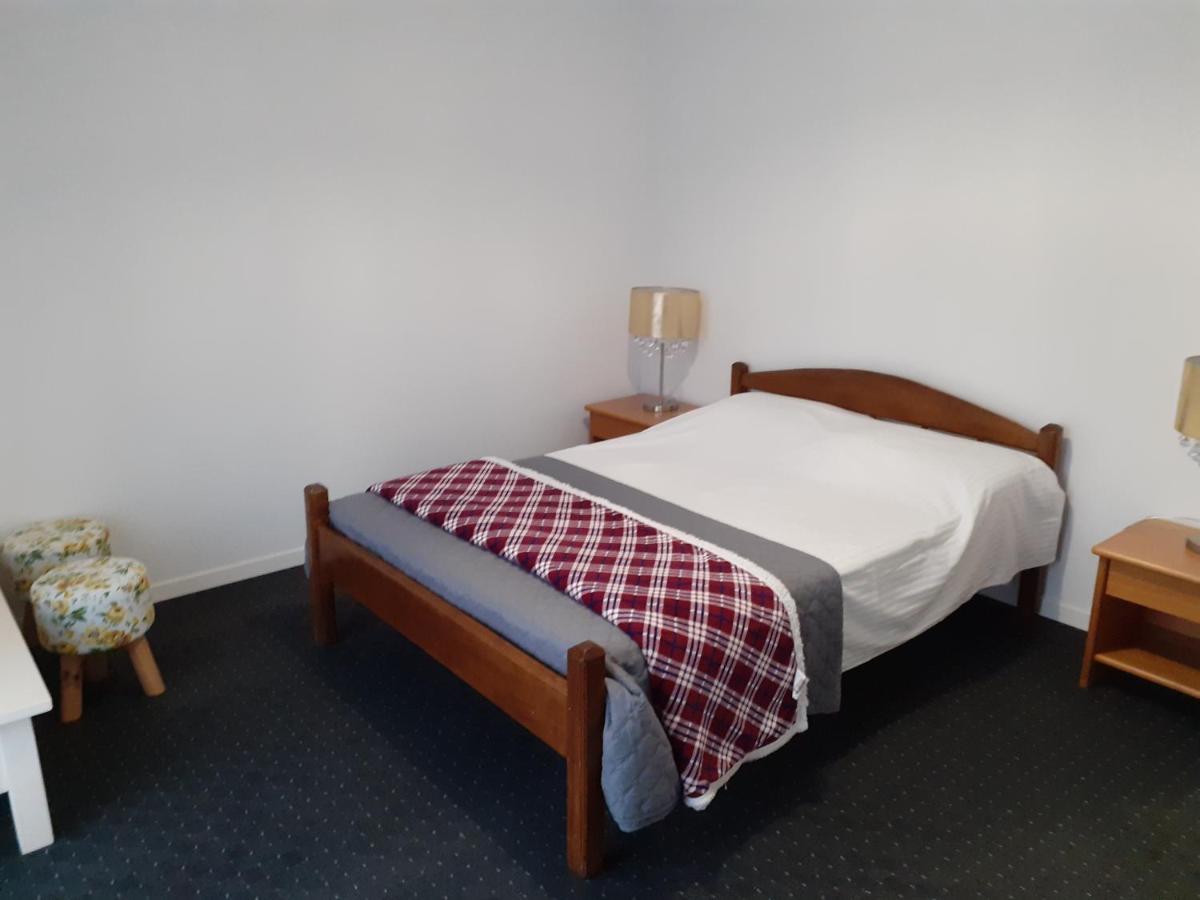 Salcia Hotel Tasnad Buitenkant foto